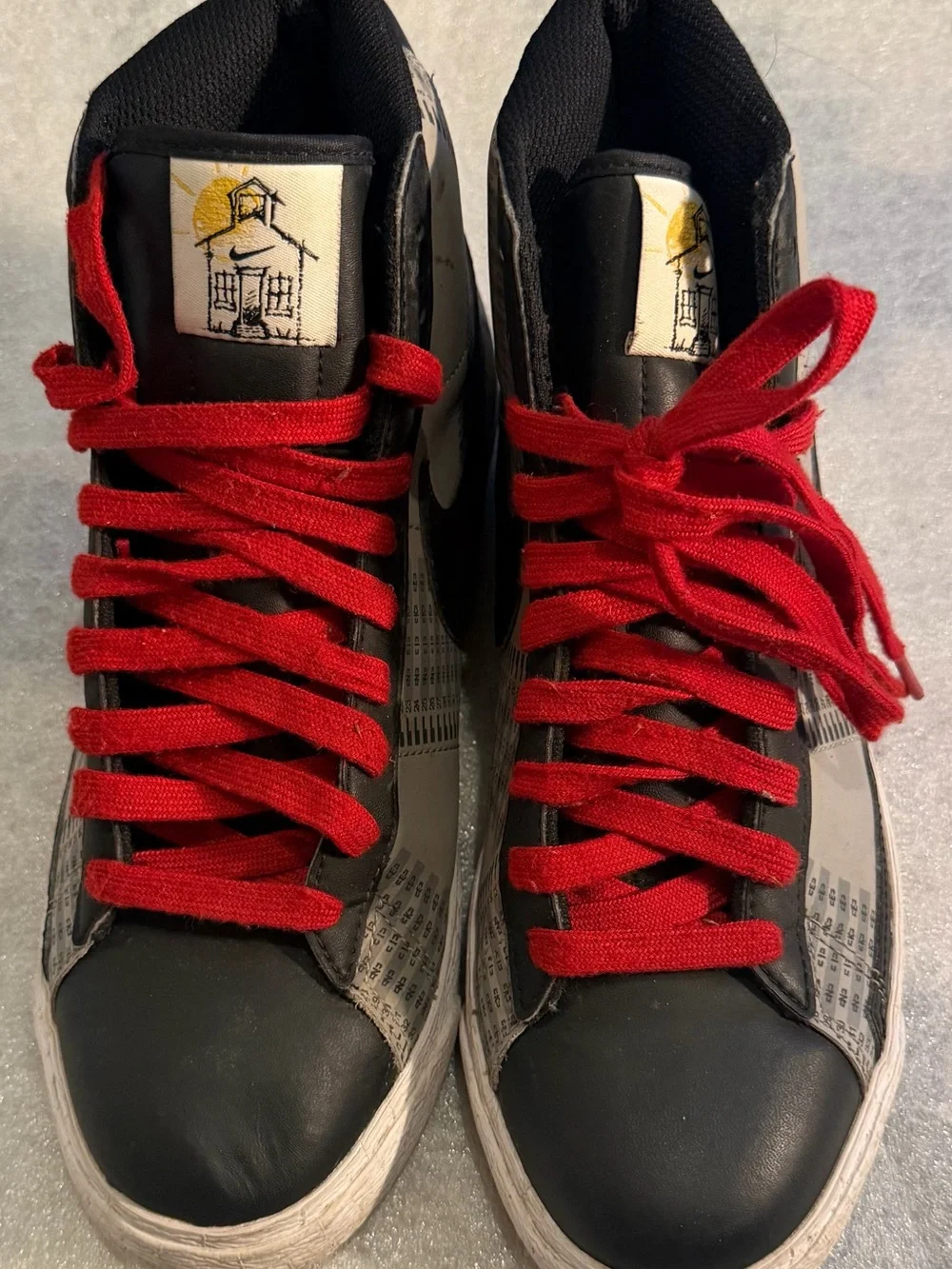 Nike school house Black Shoe Interior with Printed Size Label Size 7Y